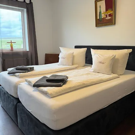 לינה וארוחת בוקר Weingut Tiliahof