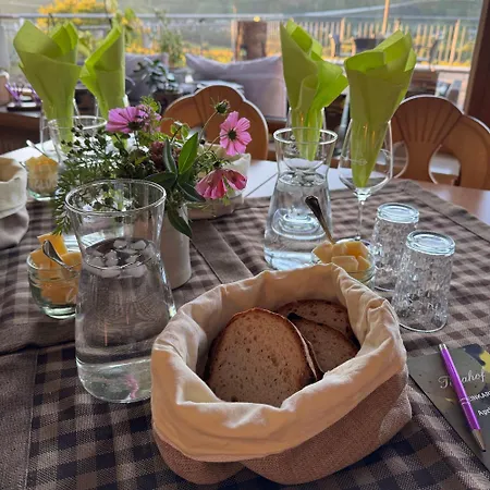 Weingut Tiliahof Oda ve Kahvaltı Brauneberg