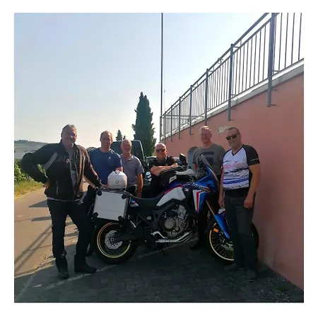 Oda ve Kahvaltı Weingut Tiliahof 3*