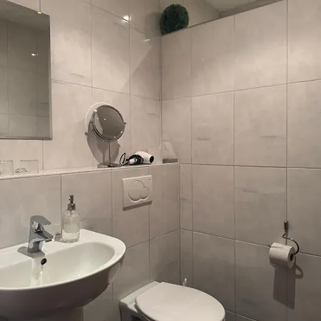 Weingut Tiliahof Bed & Breakfast 3*