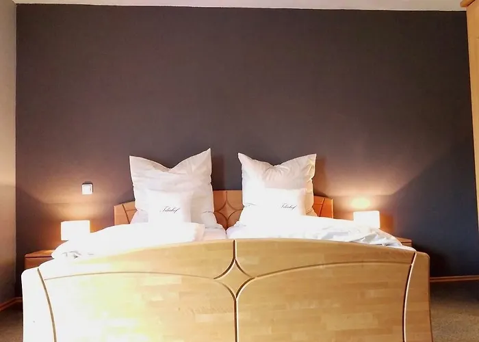 Weingut Tiliahof Bed & Breakfast Brauneberg